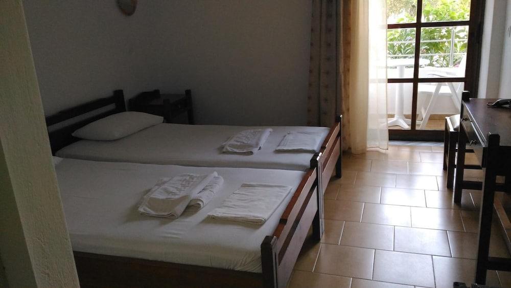 Hotel Aghas Paleochora Exterior foto
